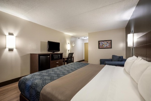 Econo Lodge Darien Lakes image 43